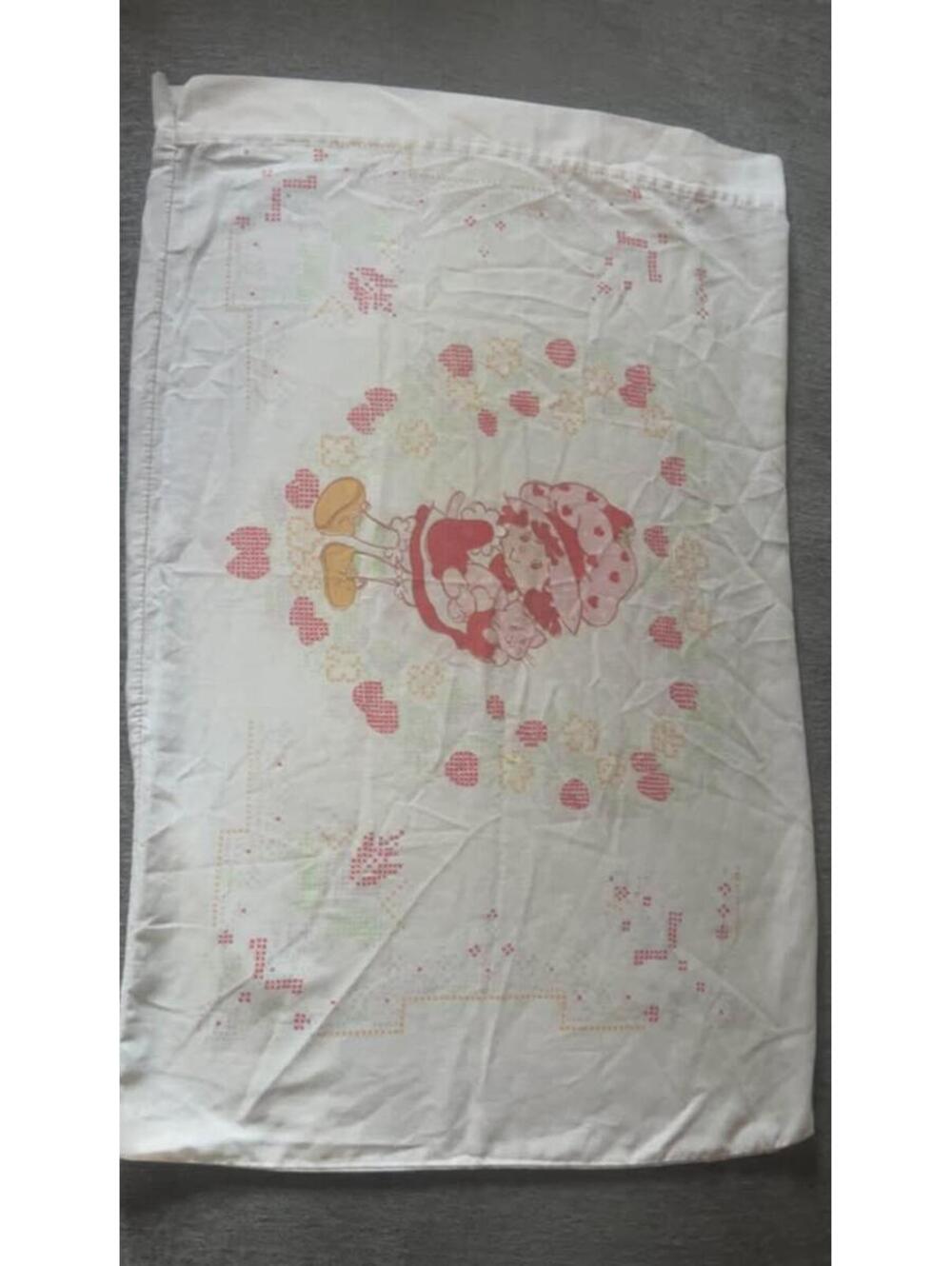 vintage 1980s Strawberry Shortcake pillowcase [COPY]